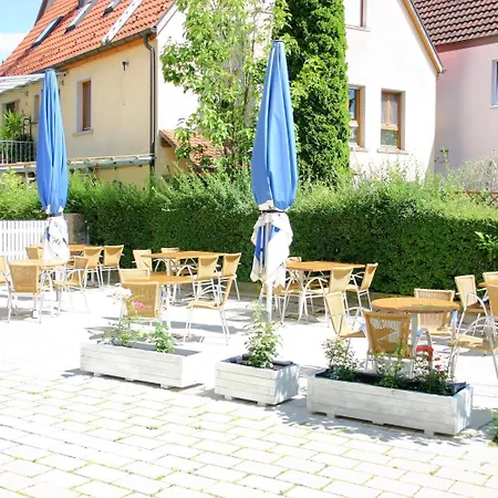 Traube Πανσιόν Dettingen an der Erms